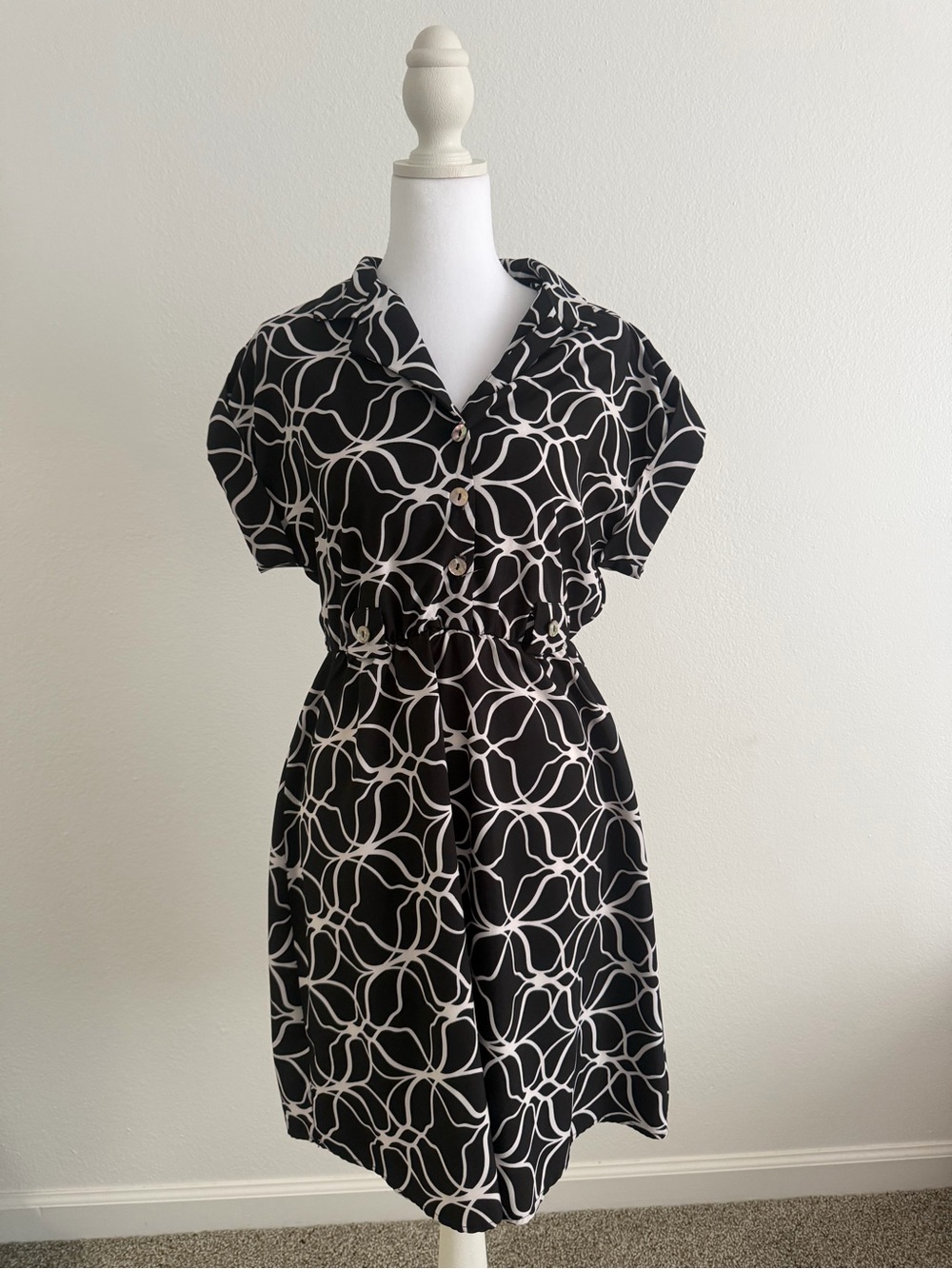 Luxology Black and White Chain-Link Shirt Dress